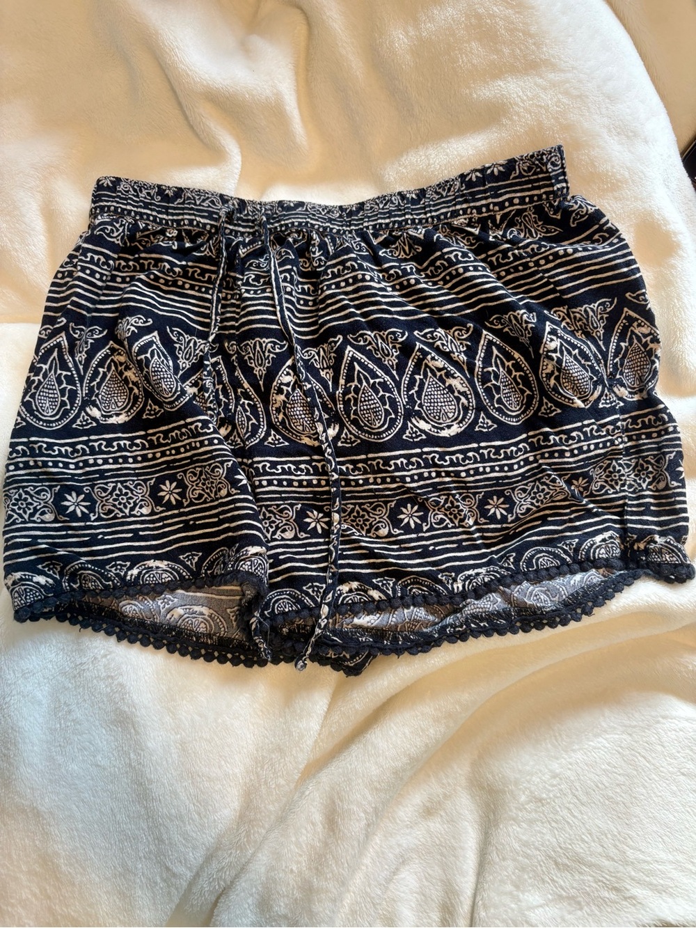 Vintage Holister Black flowy Print Women's Shorts with Lace Trim